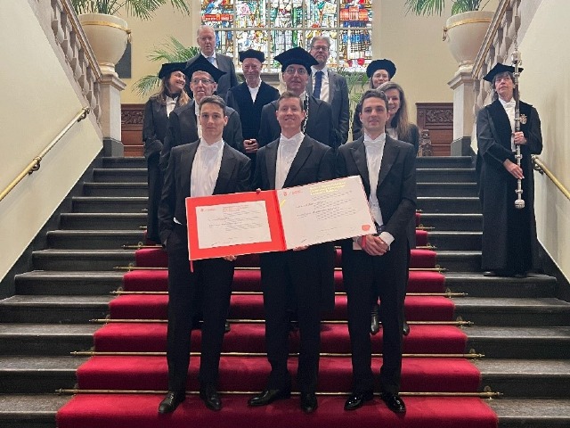 Lennard Rekker (centre, front) obtained his PhD on the economics of hydrogen markets