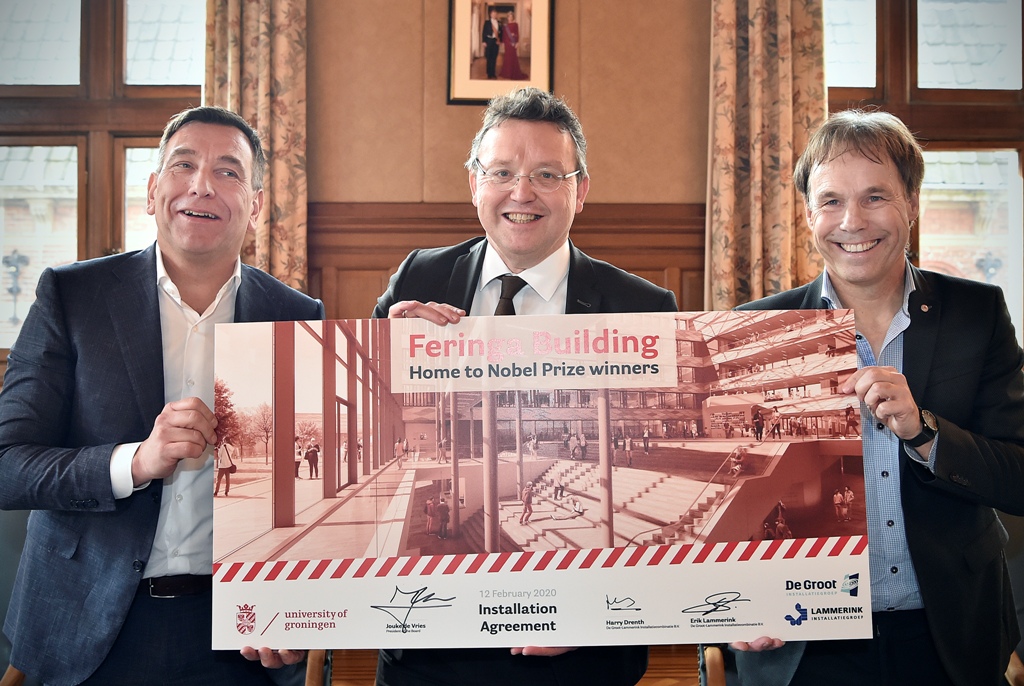 Signing of contract for technical installation work Feringa Building