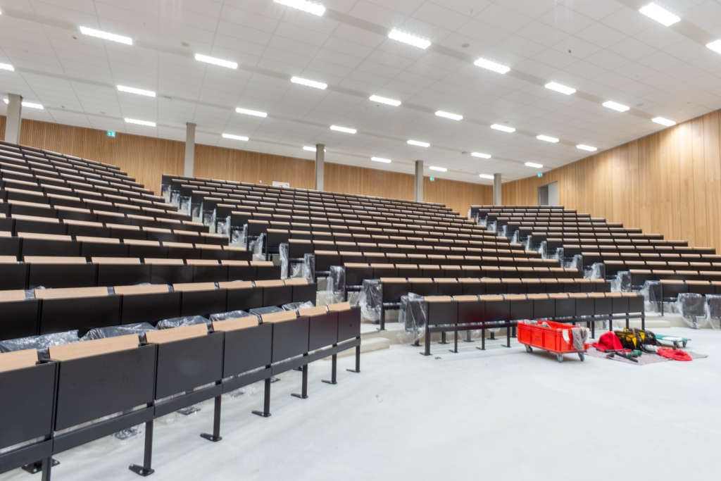 Aletta Jacobshal | Grote collegezaal met 450 zitplaatsenAletta Jacobshal | Large lecture hall with 450 seats