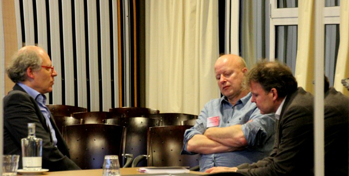 Dean Jasper Knoester, Spinoza Laureate Bart van Wees and Director Caspar van der Wal