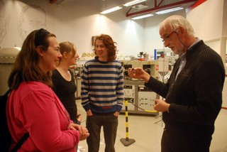 Hans van der Plicht in het Groningse koolstof-14 lab