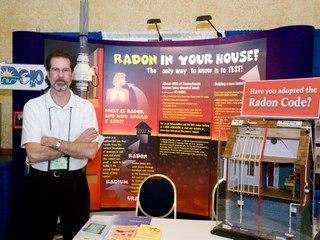 Aanbieder van folie die radon tegenhoudt, in de VS.