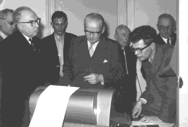 Opening Mathematisch Instituut (1959). Op de foto van links naar rechts: