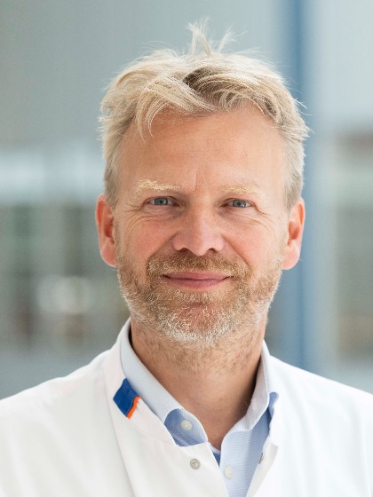 Profielfoto van prof. dr. P. (Peter) van der Meer
