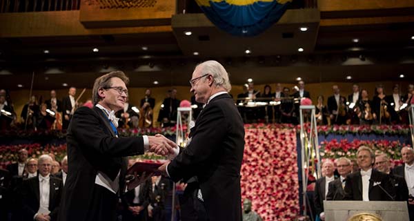 Ben Feringa delivers Nobel lecture in De Oosterpoort