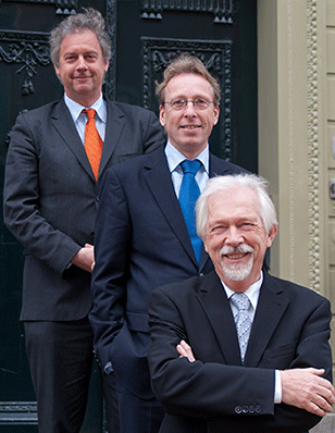 The Executive Board (vlnr): Prof. Elmer Sterken (rector magnificus), Drs. Jan de Jeu (vice president), Prof. Sibrand Poppema (president)