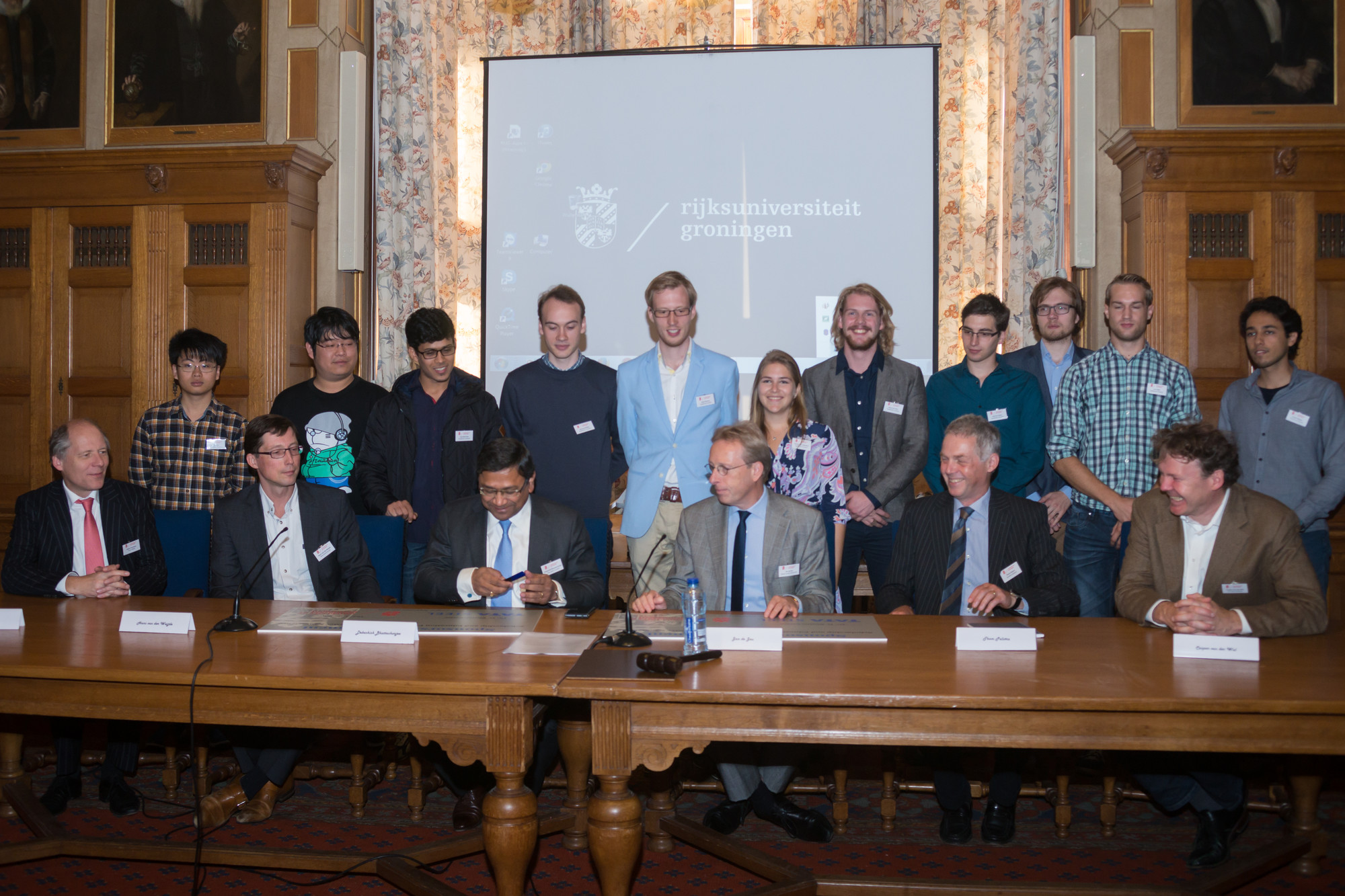 The signing of the agreement between Tata Steel and the University of Groningen