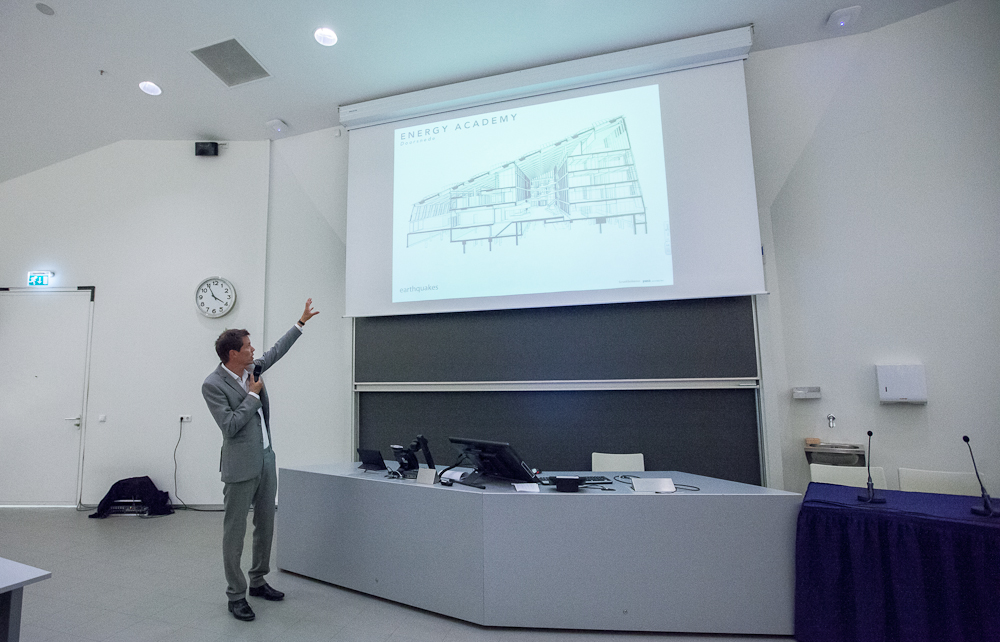 Architect Aldo Vos explains the design of the Energy Academy Europe. Photo: Gerhard Taatgen