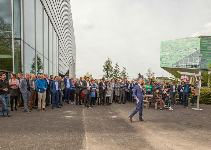 Grote belangstelling voor de officiele start van de bouw. Foto: Gerhard TaatgenA high turnout could enjoy an informative afternoon. Photo: Gerhard Taatgen