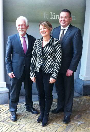 RUG president prof. Sibrand Poppema, Member of the Provincial Executive of Fryslân, Jannewietske de Vries and Dean of UCF prof. Jouke de Vries