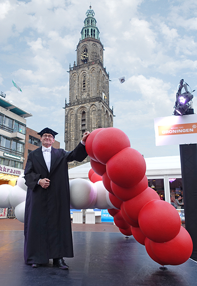 Ben Feringa en de levensgrote versie van de Nanocar