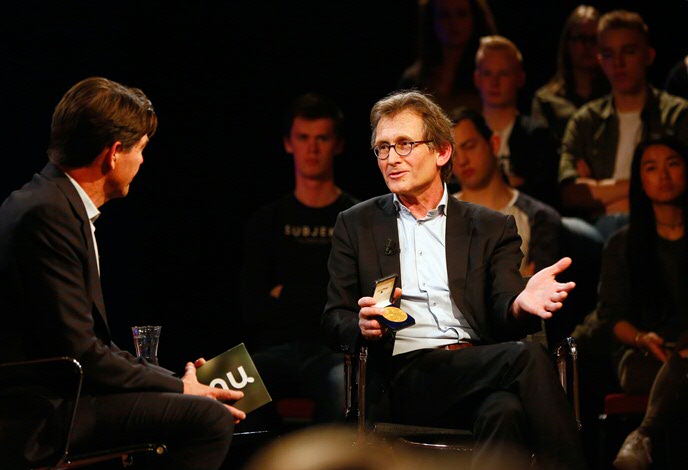 Ben Feringa laat Nobelprijs zienBen Feringa and Twan Huys