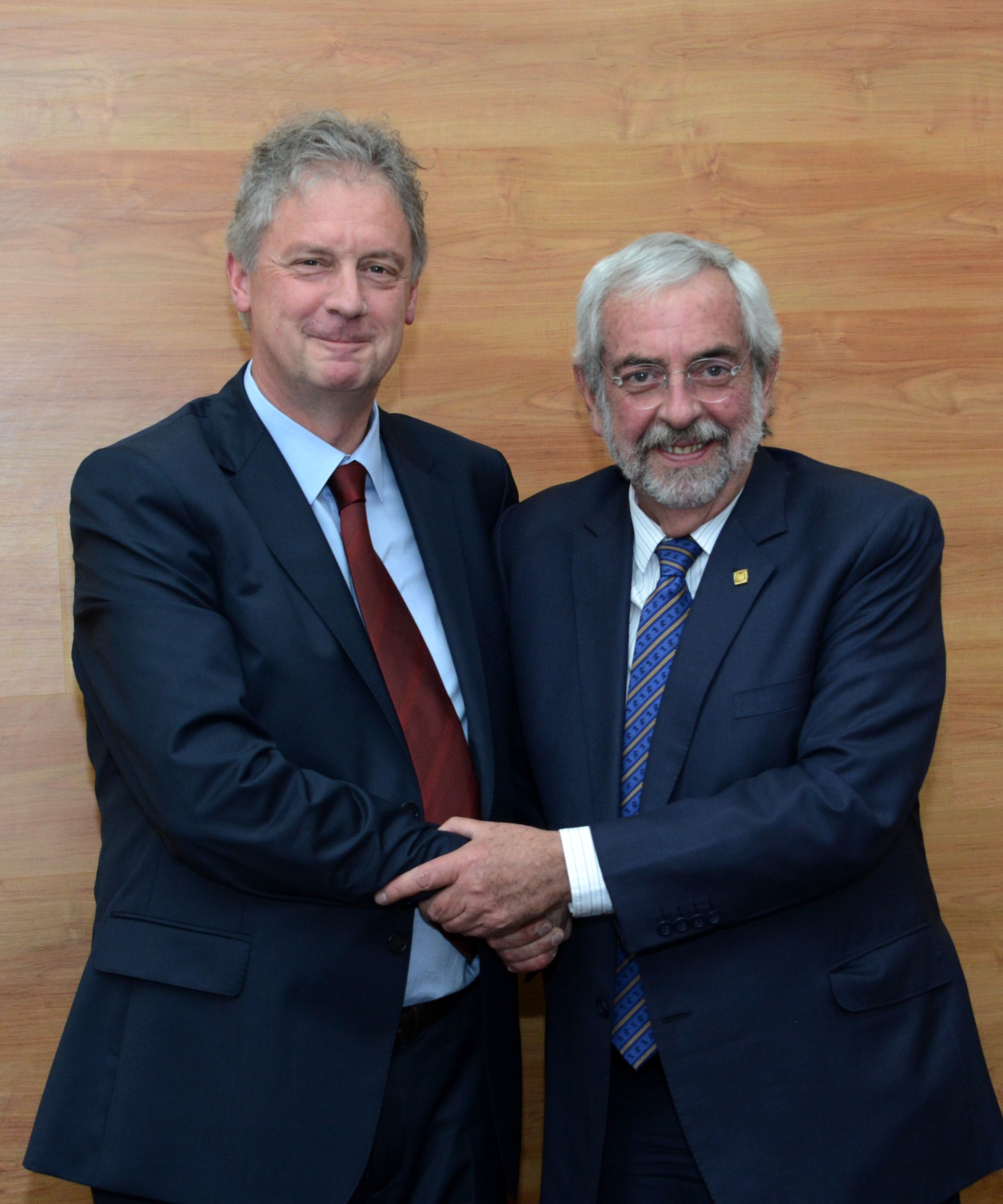 Rector Elmer Sterken en rector Enrique Graue van UNAM. Copyright Universidad Nacional Autónoma de México