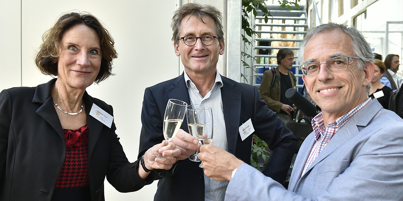 Louise Vet, Ben Feringa en Rens Waters openden het Origins Center.Louise Vet, Ben Feringa and Rens Waters at the opening of the Origins Center.