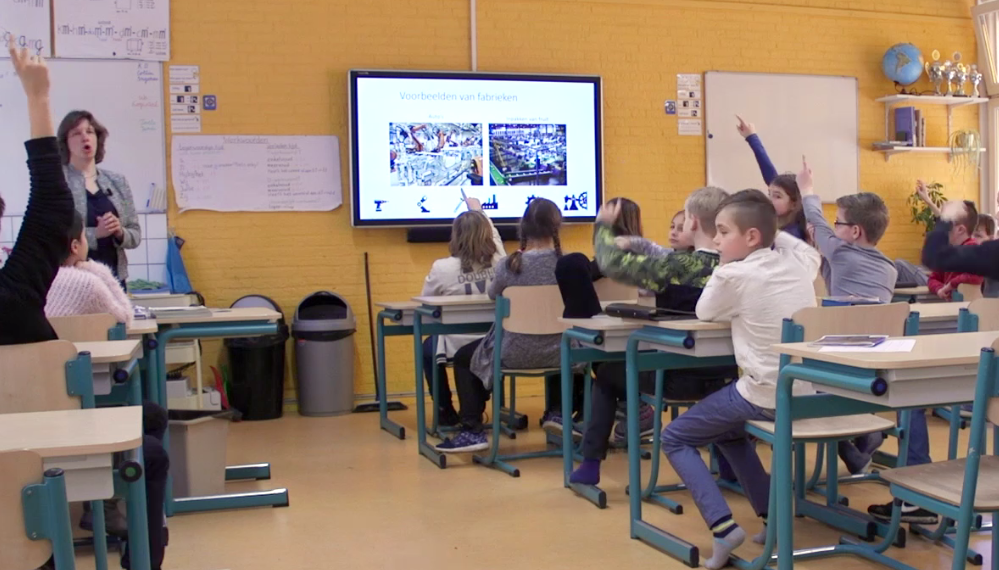 Trendy teaching pack makes school pupils enthusiastic about logistics