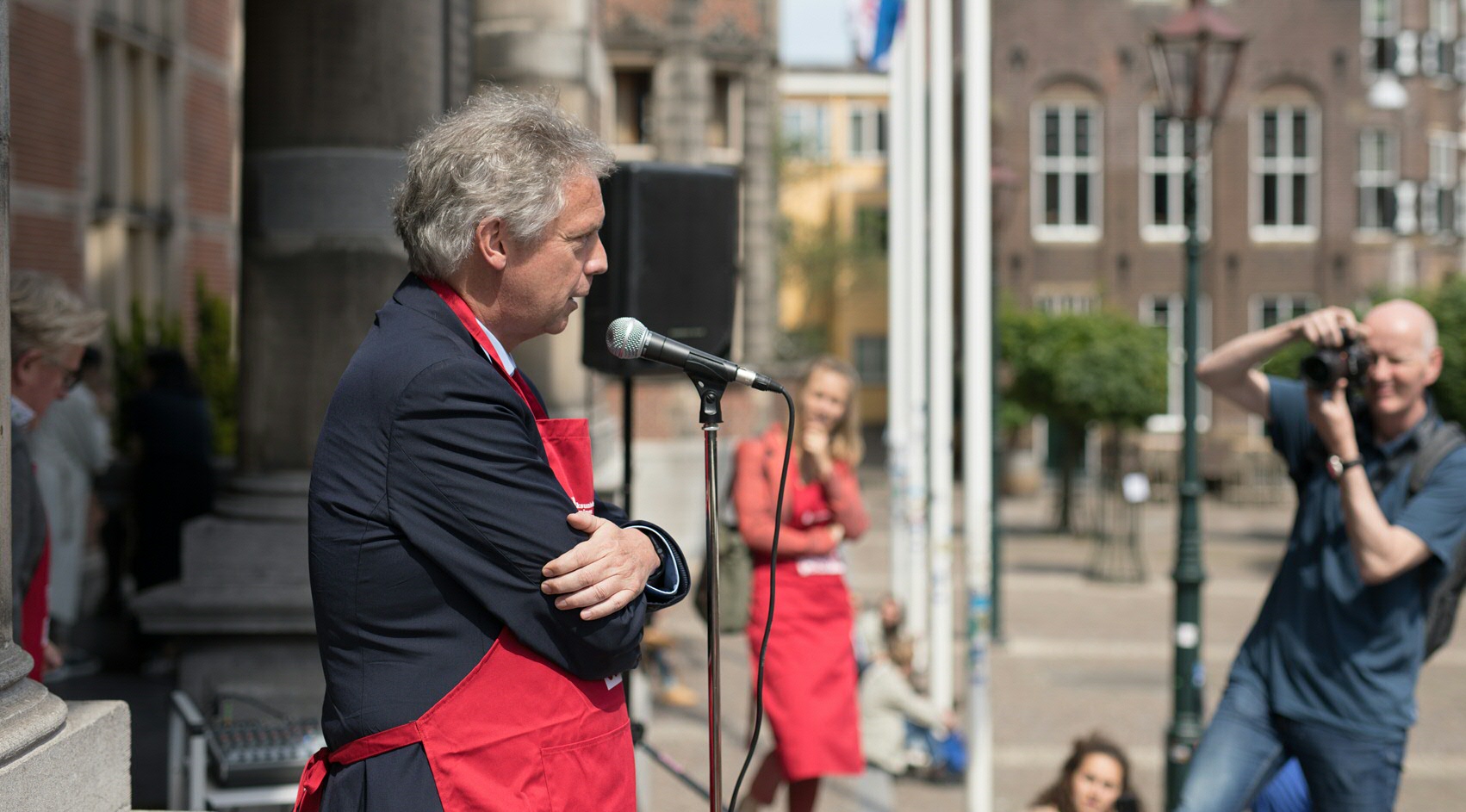 Feestelijke taarten bij RUG bake-offFestive cakes at the UG bake-off