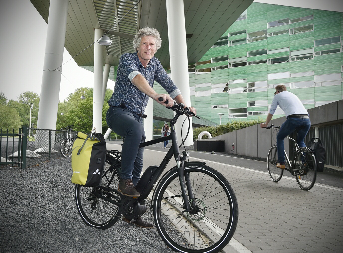 ‘We betalen nu een reiskostenvergoeding aan mensen die in de auto komen, maar niet aan fietsers. Daar kunnen we anders over nadenken toch, of niet? Dat helpt mensen echt uit de auto.’