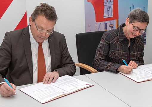 President of the board of the UG, Prof. Jouke de Vries and Vice President of the UH, Prof. Susanne Rupp