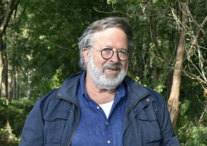 Henny Groenendijk at the research site in Westerwolde. (photo Elmer Spaargaren)