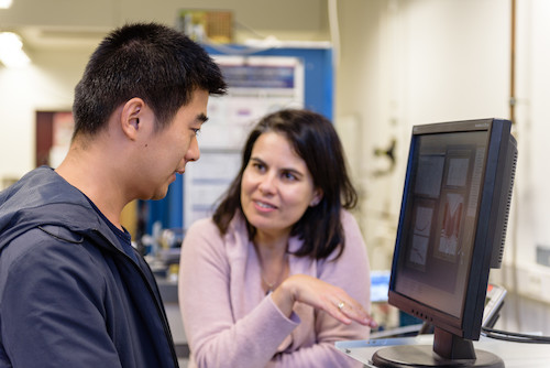 Prof Beatriz Noheda (right)