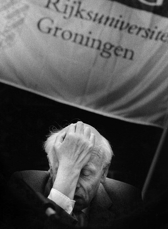 17 juni 1989: Een vermoeide Nobelprijswinnaar Andrej Sacharov tijdens een persconferentie. De dag hiervoor ontving Sacharov zijn eredoctoraat van de RUG. Hij overleed een half jaar later.