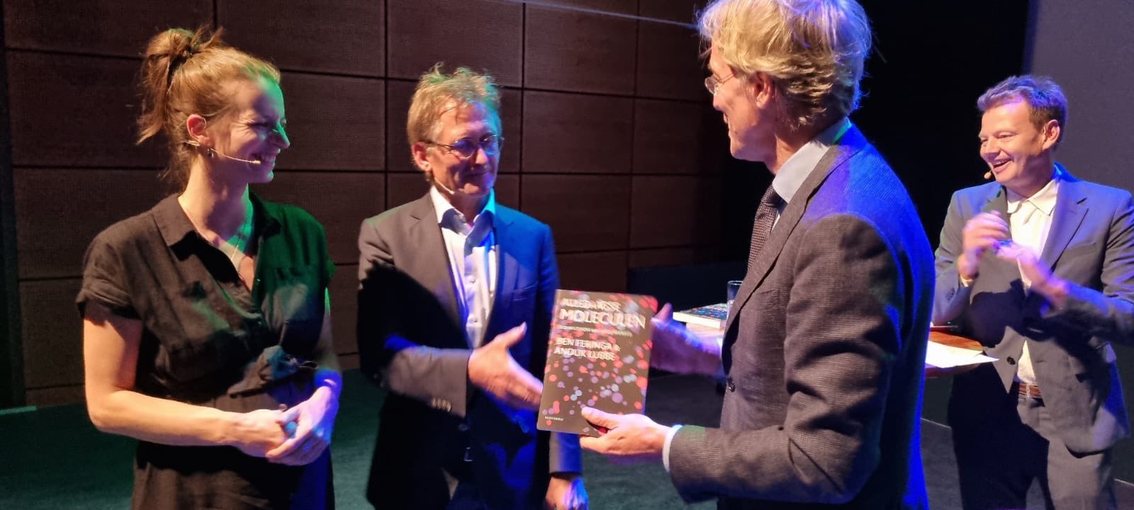 From left to right: Anouk Lubbe, Ben Feringa and Robbert Dijkgraaf. Photo: Maarten Berkers.