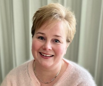 Dr Evelien Croonen