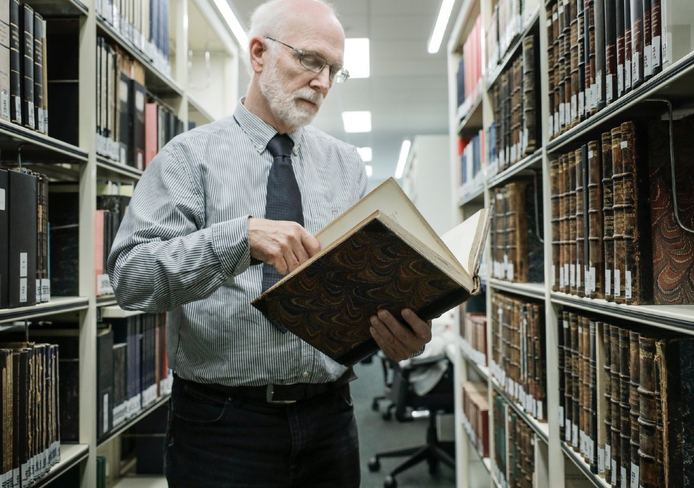 picture of Schomaker in the library