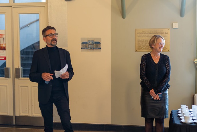 Museumdirecteur Lars Hendrikman en oud-rector Cisca WijmengaMuseum director Lars Hendrikman and former rector Cisca Wijmenga