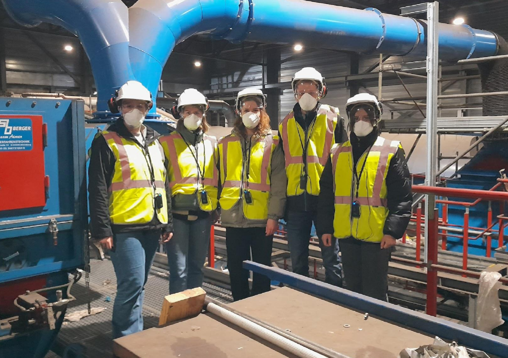 As part of the project, the students also had the opportunity to visit the waste management facility Omrin to gain more insights for their research.