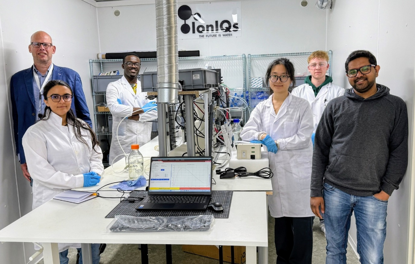 IonIQs medewerkers in lab