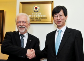 Sibrand Poppema and ambassador Key Cheol Lee