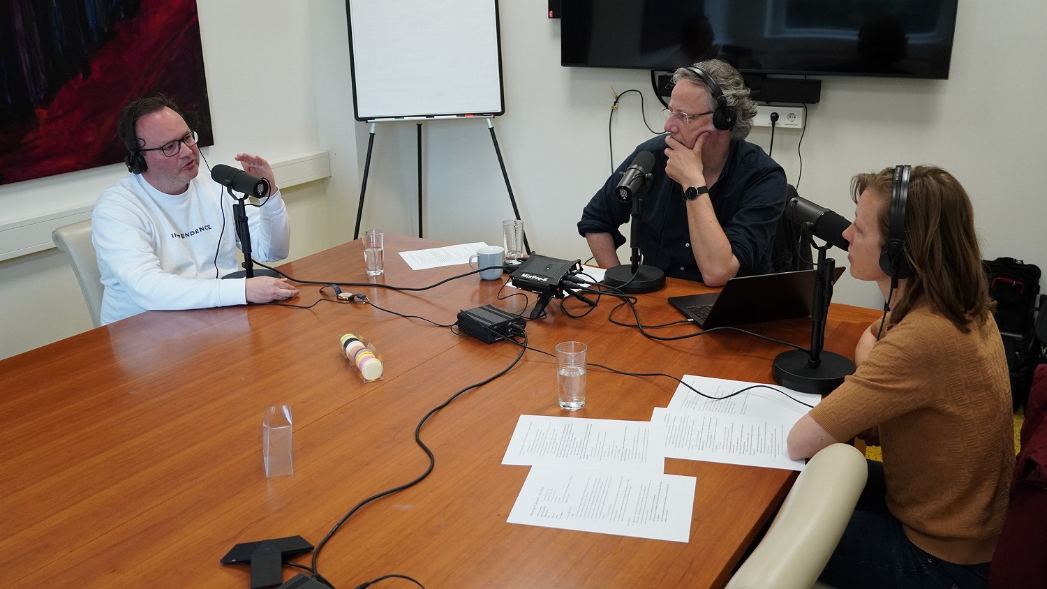Aflevering 48 - John Morijn geïnterviewd door Hanna van Loo en Wim Brons