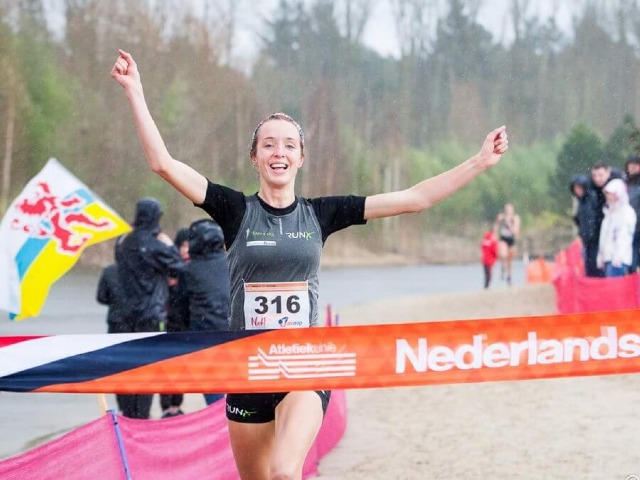Elisa finisht als Nederlands kampioene korte cross