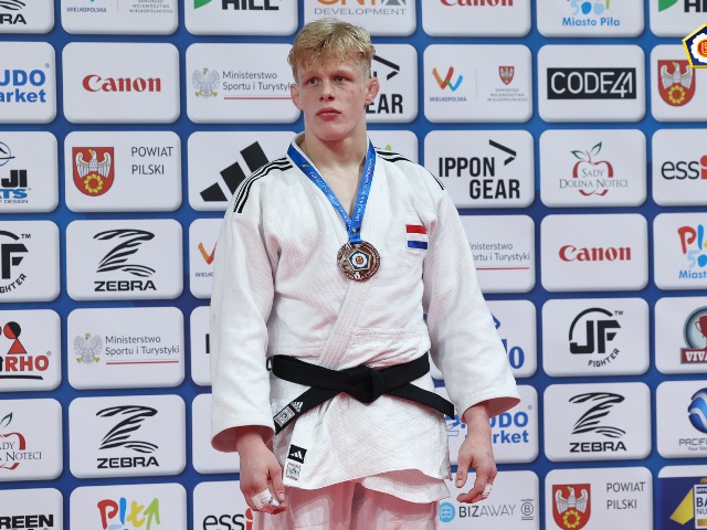 Lars op het podium met brons (foto: Carlos Ferreira)