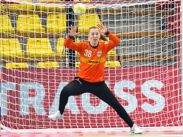 Yara ten Holte in actie voor Oranje