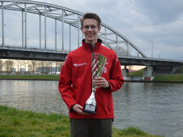 Roland met de kampioensbeker