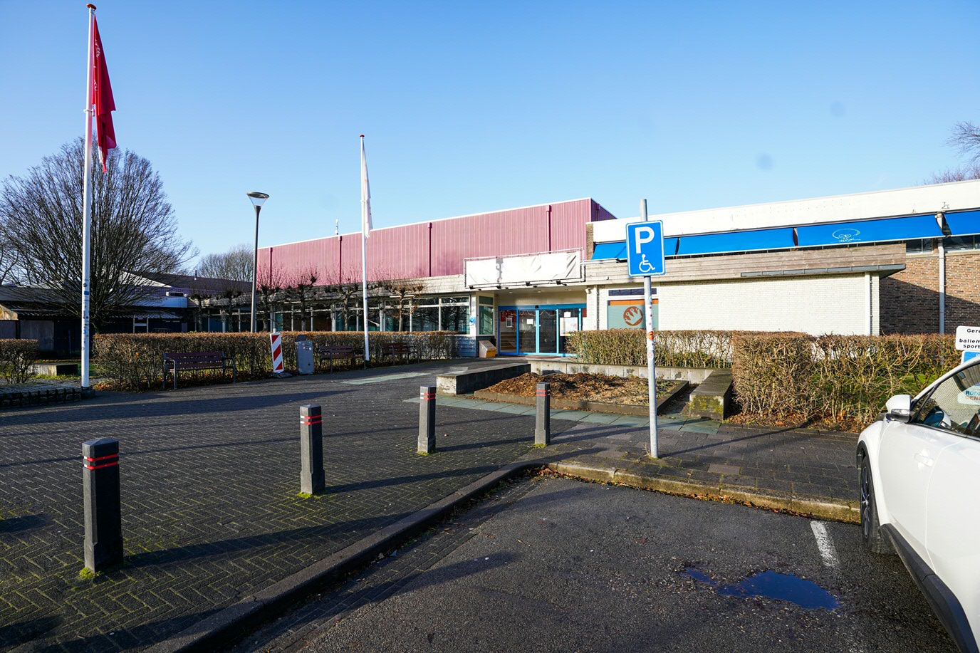 Parkeerplaats voor personen met een (fysieke) beperking op locatie