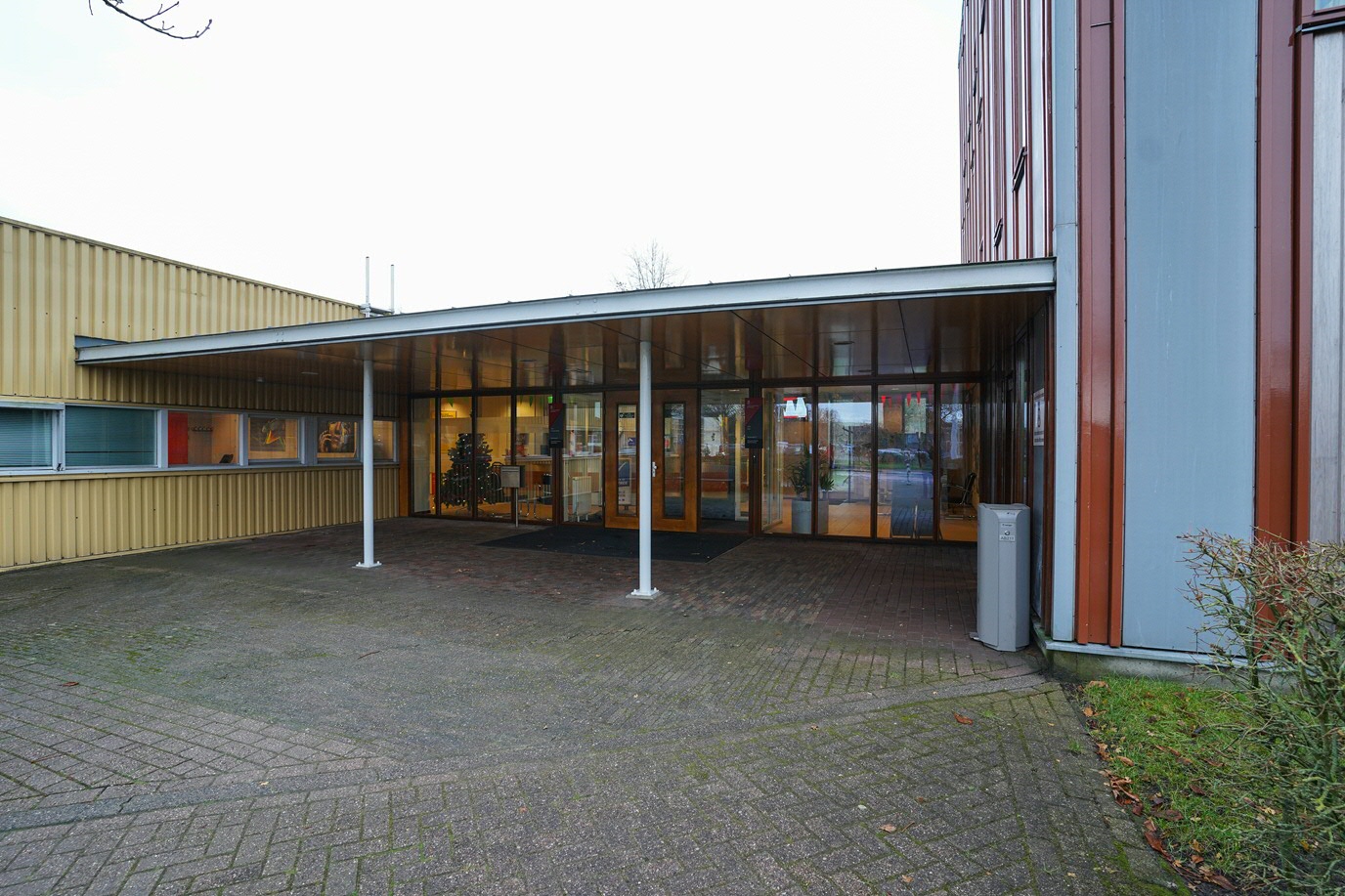 Main entrance to both blauwborgje 8 and 10