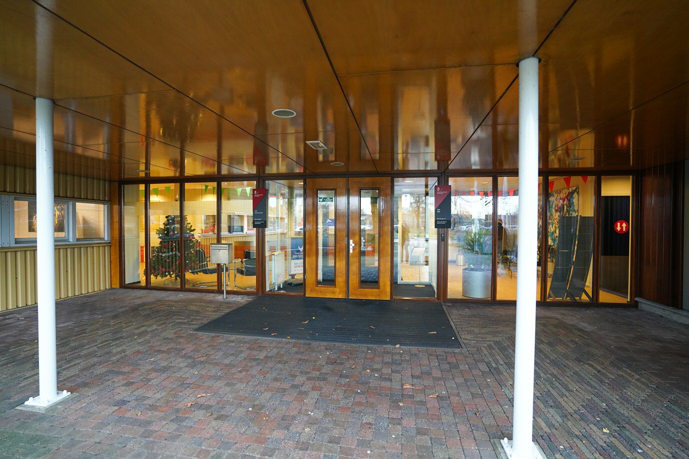 Main entrance to both blauwborgje 8 and 10