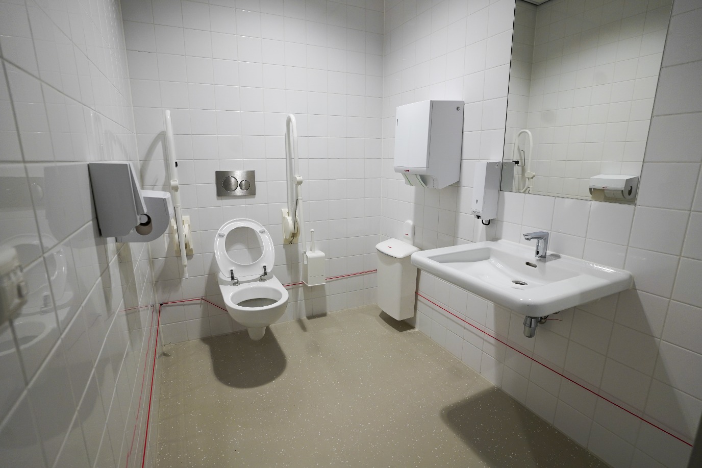 Wheelchair-friendly restroom on site in college part of building