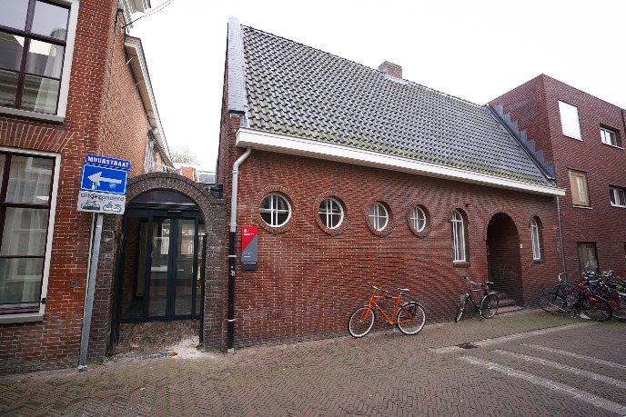 gehele gebouw van de buitenkant