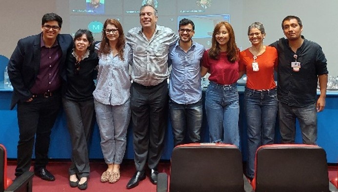 Isabel and her lab colleagues in Brazil