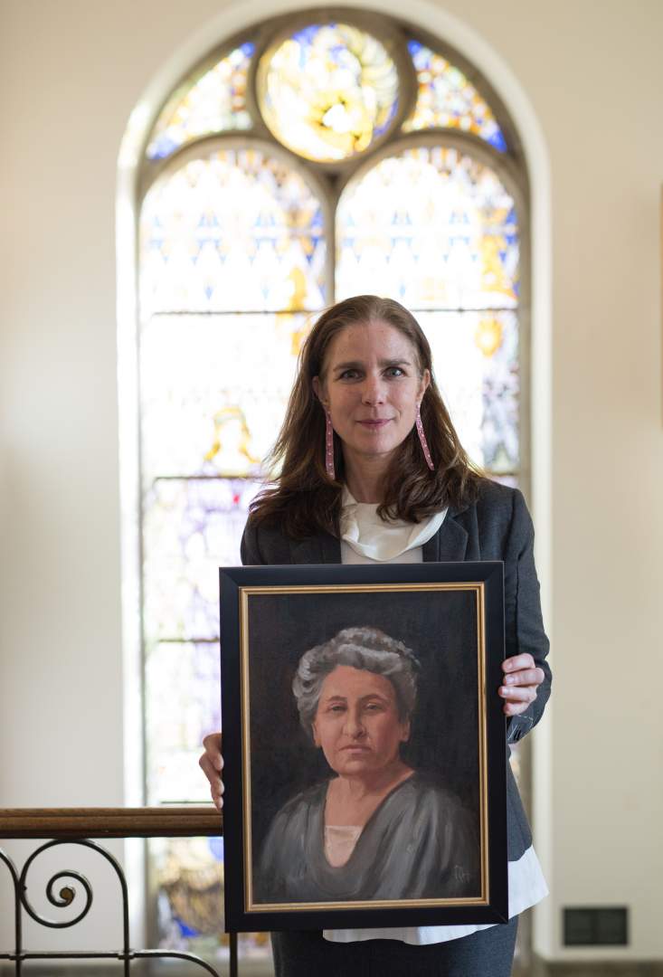 Rebecca Gomperts with picture of Aletta Jacobs