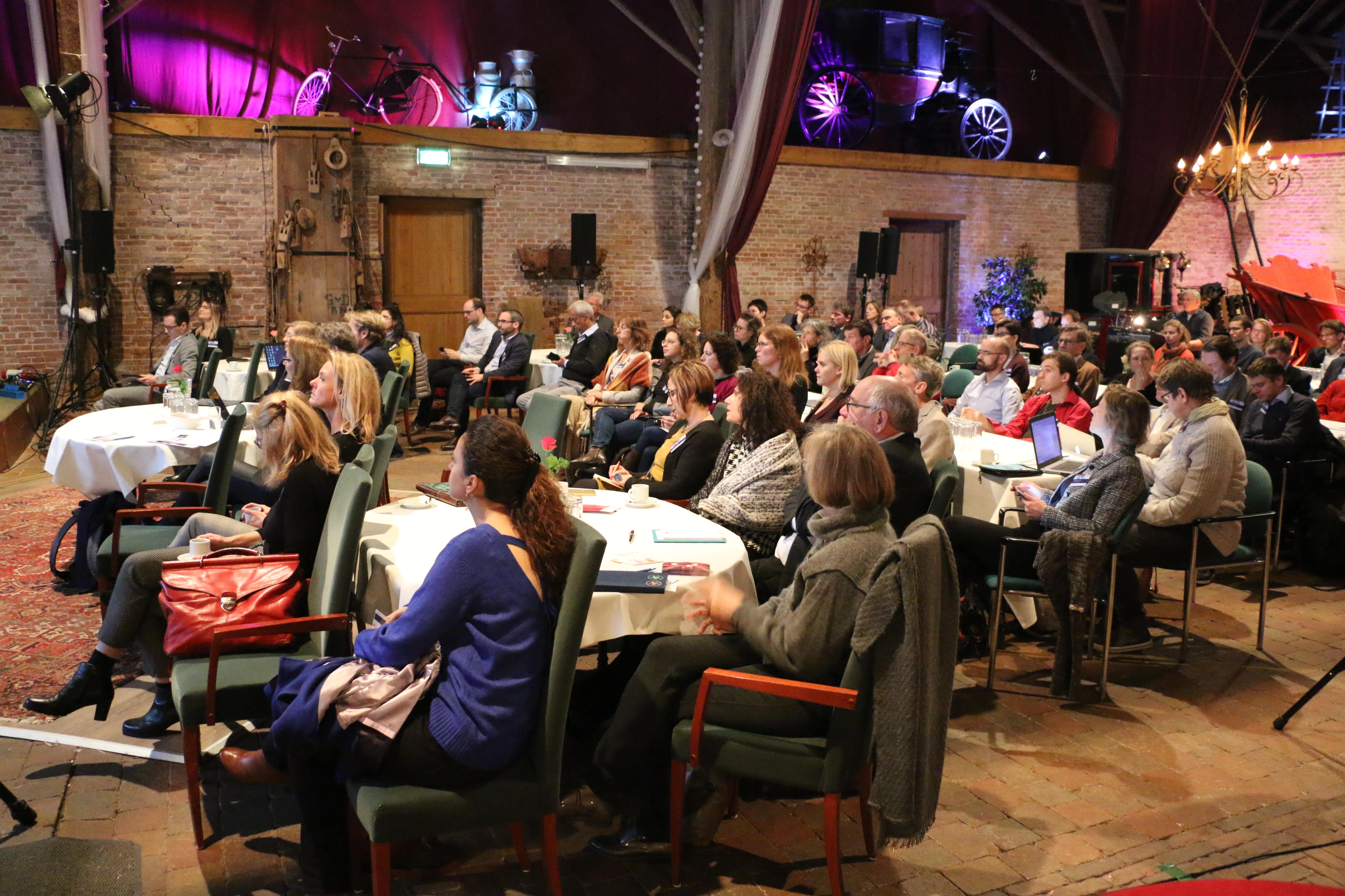 Full crowd at the Hermans Dijkstra boerderij