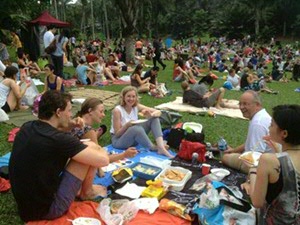 Picnic with UG interns, summer 2014Picknick met RUG stagiaires, zomer 2014