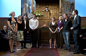 Winnaars van de GUF-prijzen tijdens de uitreiking in de aula (foto: Elmer Spaargaren)