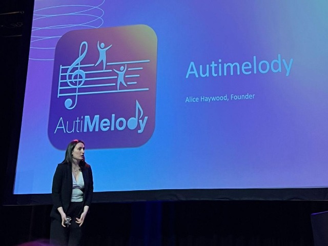 Alice Haywood presenting her startup, Autimelody, at the Enterprijs 2024 in Leeuwarden