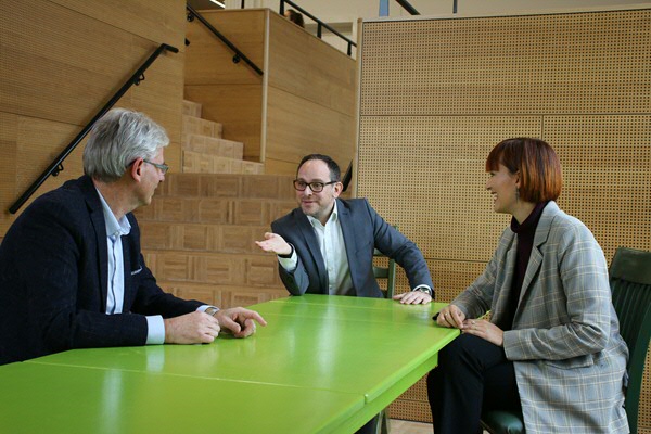 Faculty Board (Left to right: Piet Bouma, Andrej Zwitter, Hannah Huber)