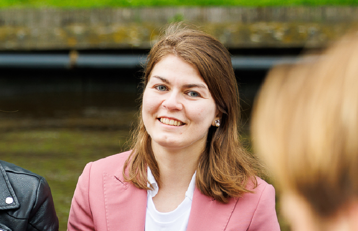 
						Testimonial van	Emilia Angova 